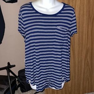 Hollister Scoop Bottom T-shirt